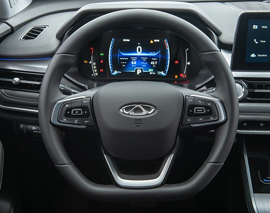 Direção elétrica com volante esportivo multifuncional.