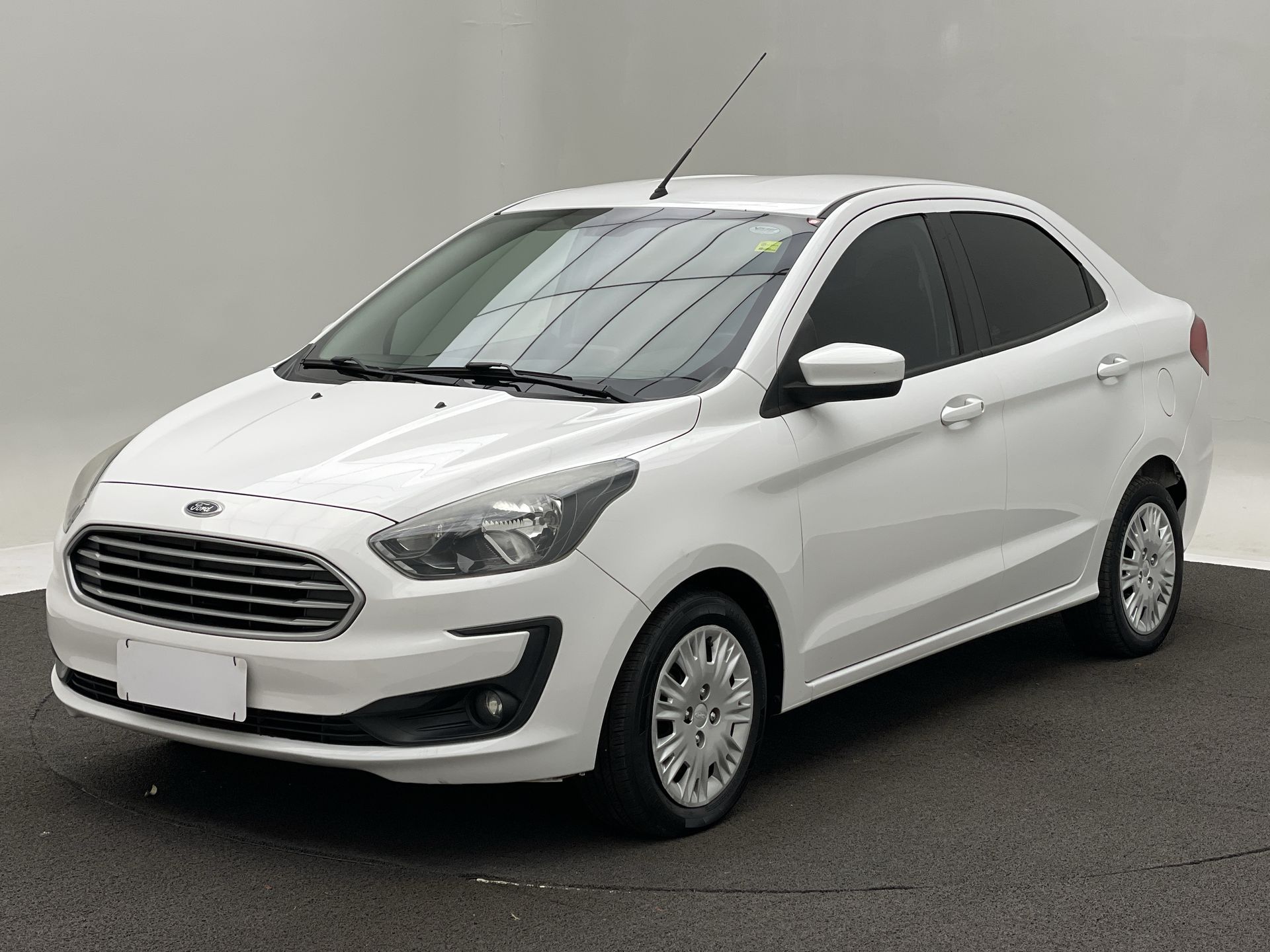 Ka 1.5 Sedan SE Plus 12V Flex 4p Mec.