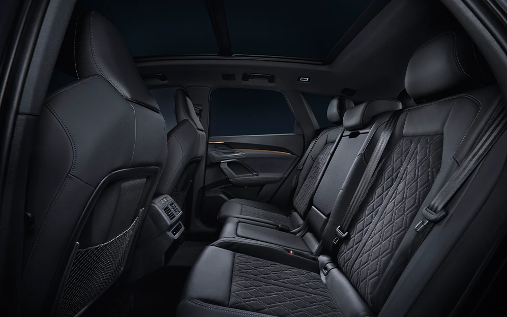 Detalhes dos bancos traseiros do Audi Q5 SUV