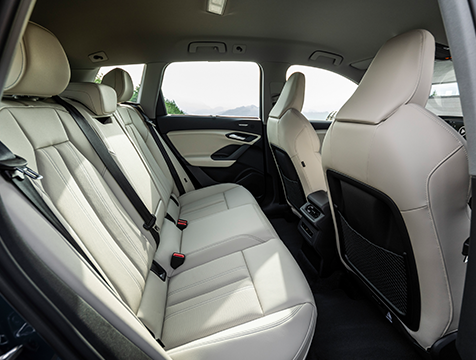 Bancos traseiros do Audi Q6 e-tron