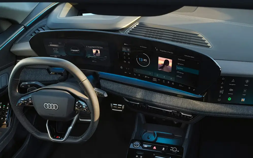 Volante e painel do modelo Audi Q6 Sportback e-tron