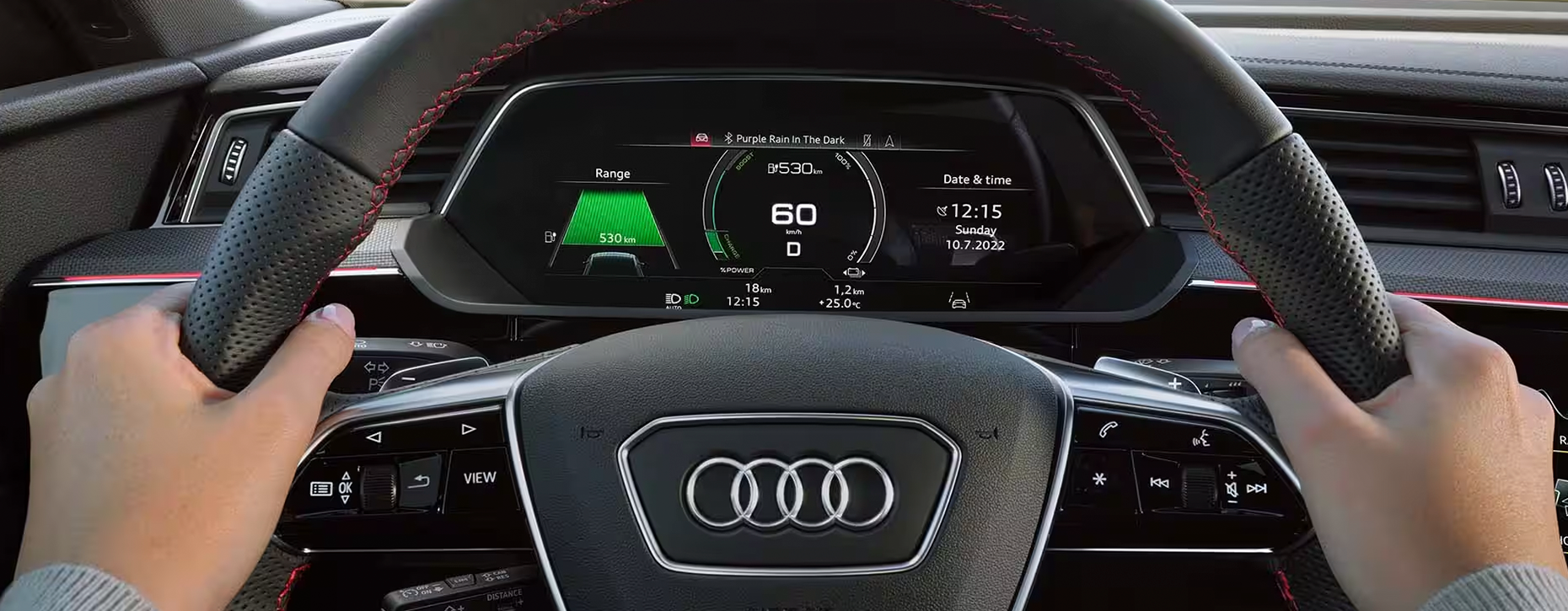 Volante e painel do Audi Q8 Sportback e-tron