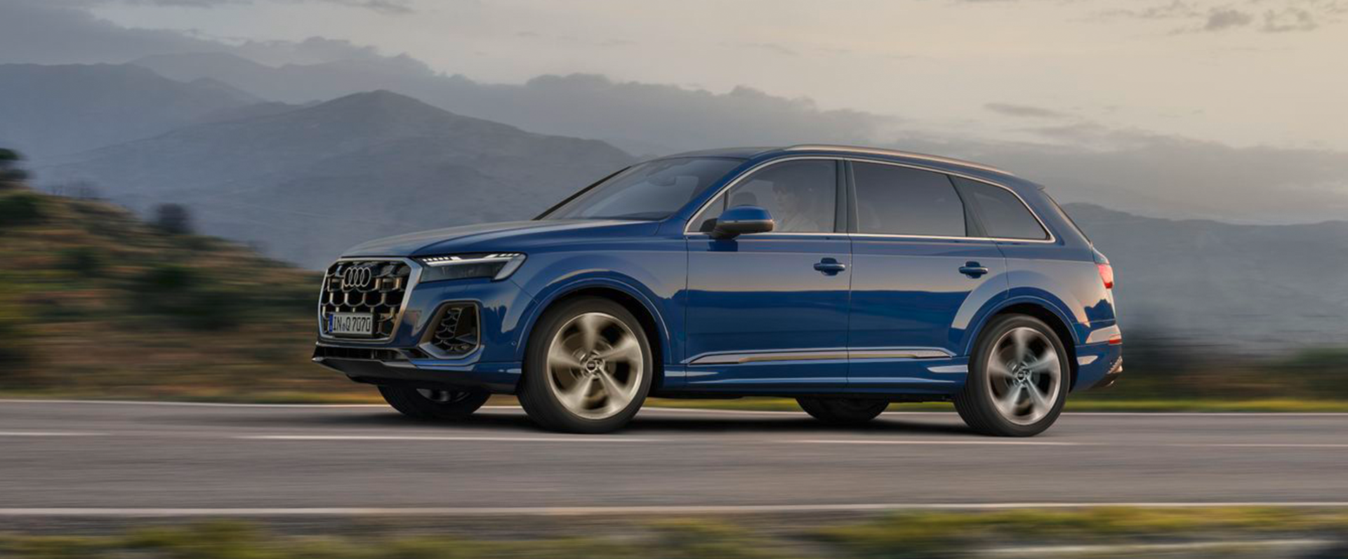 Audi Q7 SUV na pista