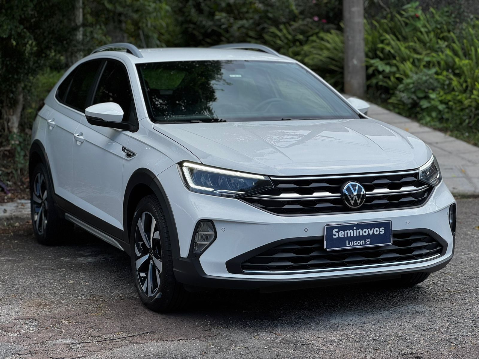 Nivus Highline 1.0 200 TSI Flex Aut.