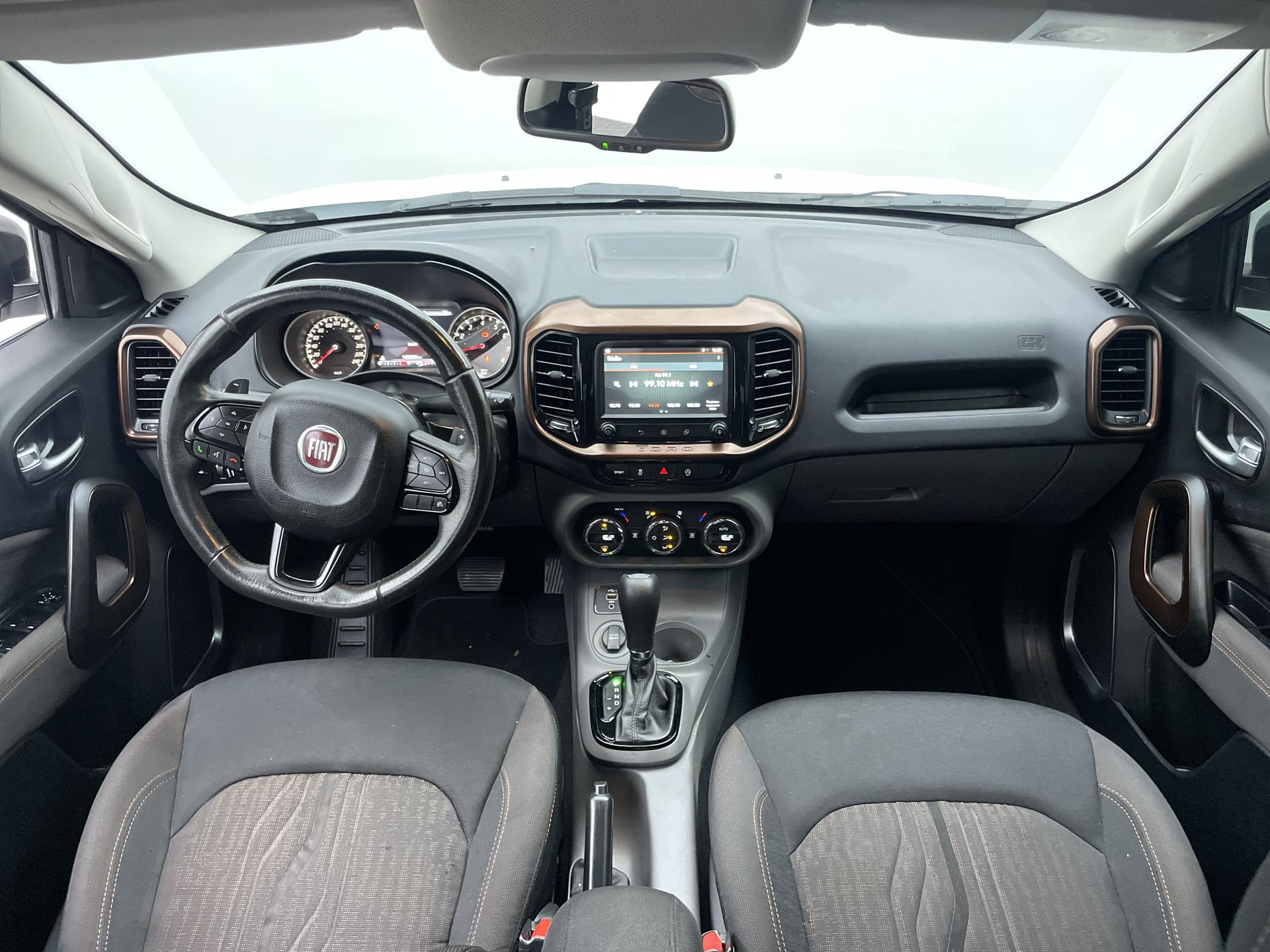 Toro Volcano 2.4 16V Flex Aut.