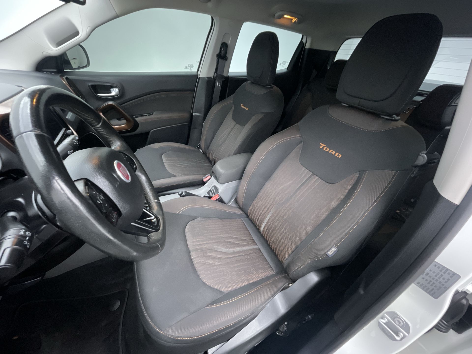 Toro Volcano 2.4 16V Flex Aut.