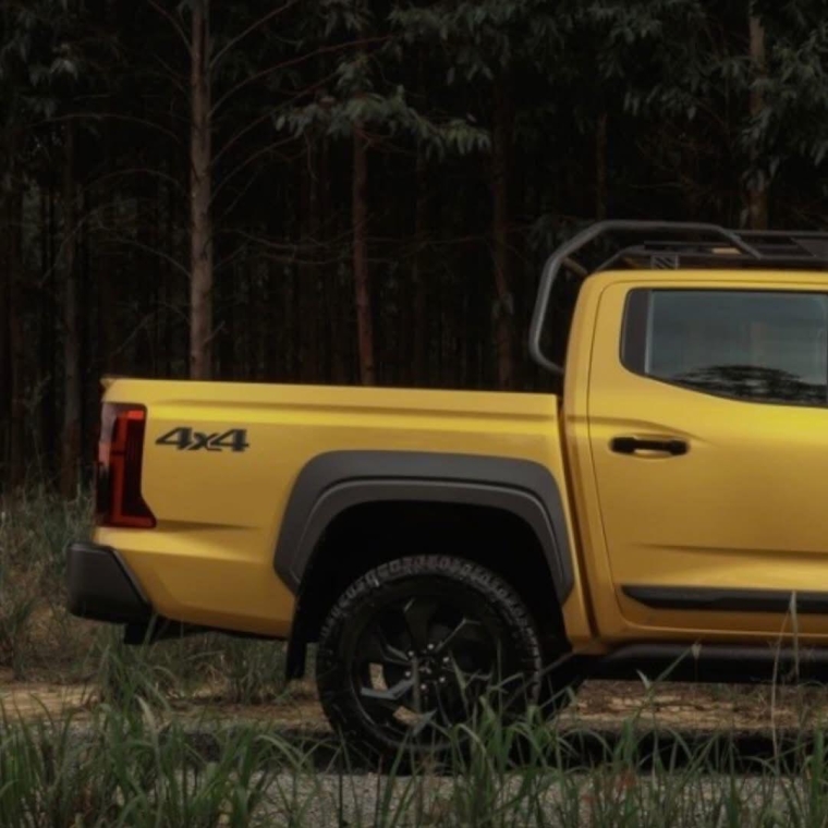 Mitsubishi-L200 TRITON-2.4 16V TURBO DIESEL SPORT SAVANA CD 4P 4X4 AUTOMÁTICO