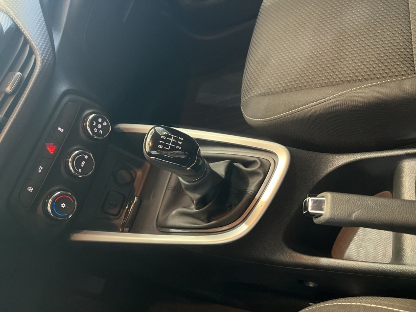 GM - Chevrolet-ONIX-1.0 FLEX LT MANUAL