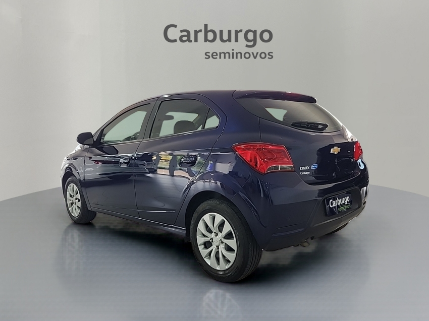 GM - Chevrolet-ONIX-1.4 MPFI LT 8V FLEX 4P MANUAL