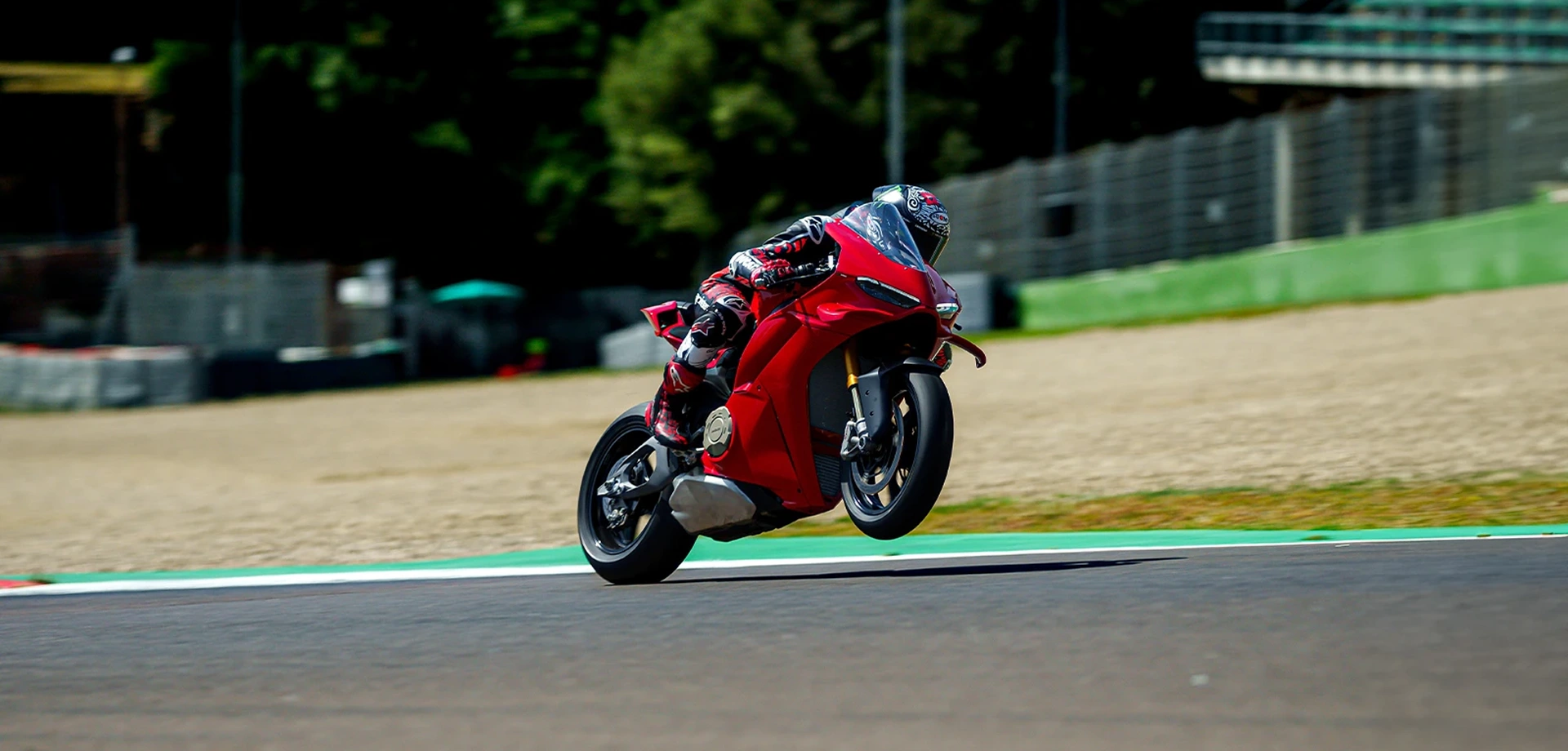 banner Panigale V4