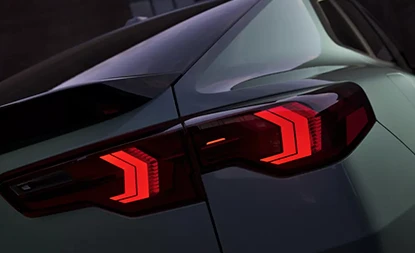 Faróis traseiros em LED.