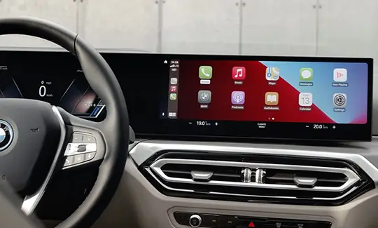 OS SERVIÇOS DIGITAIS DA BMW, COM O BMW i4.