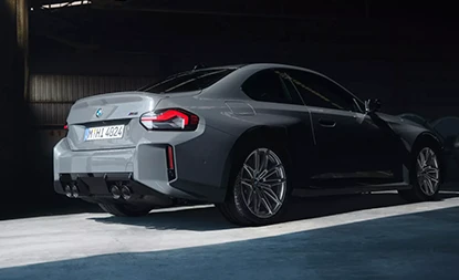 Lateral do veículo.