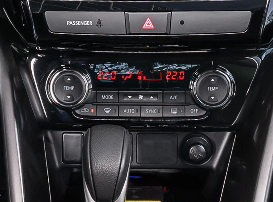 AR-CONDICIONADO AUTOMÁTICO