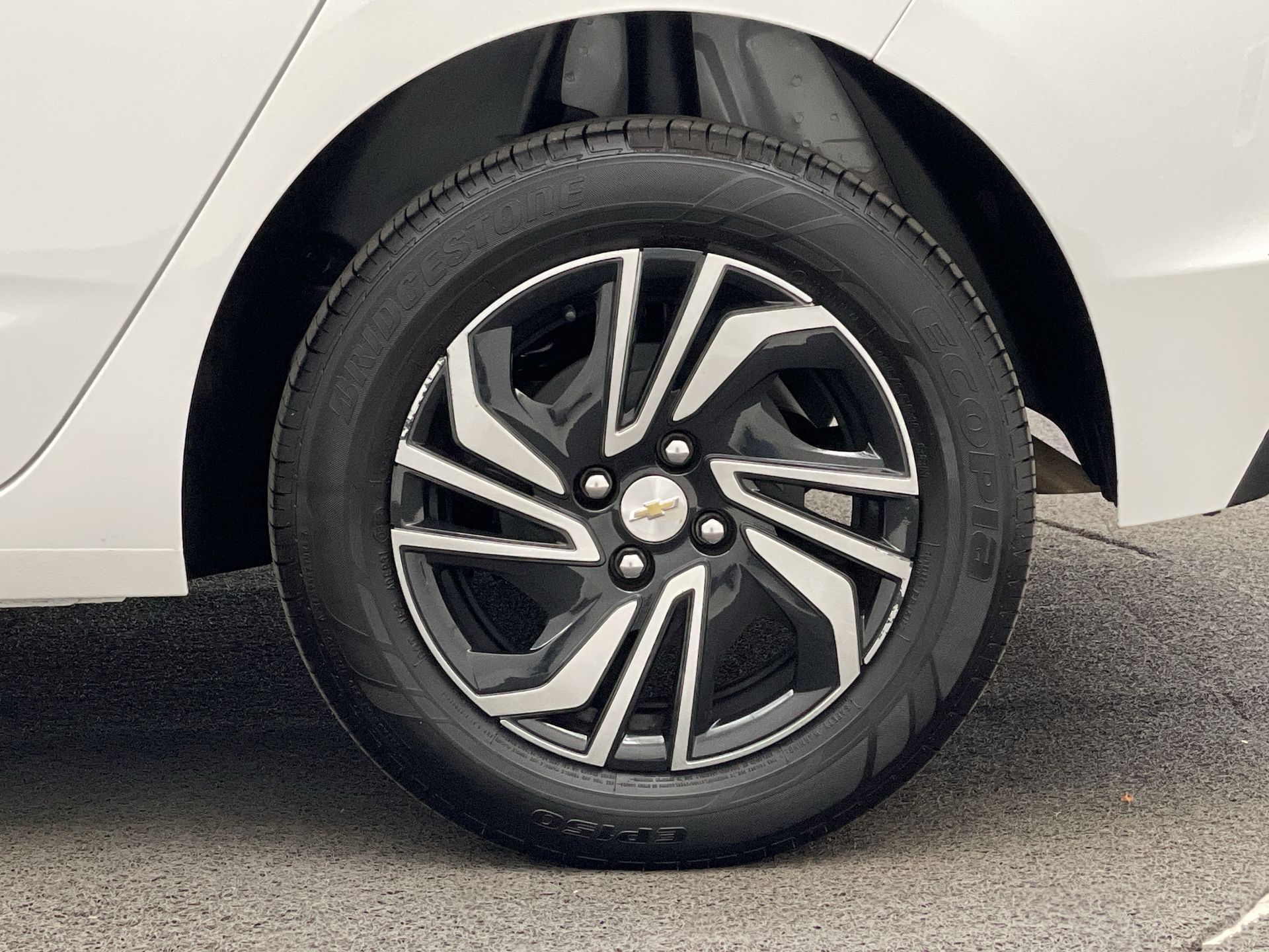 ONIX HATCH LT 1.0 12V Flex 5p Mec.