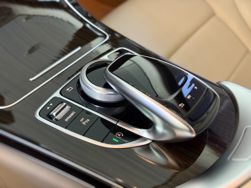 Mercedes-Benz-C 180-1.6 CGI FLEX EXCLUSIVE 9G-TRONIC