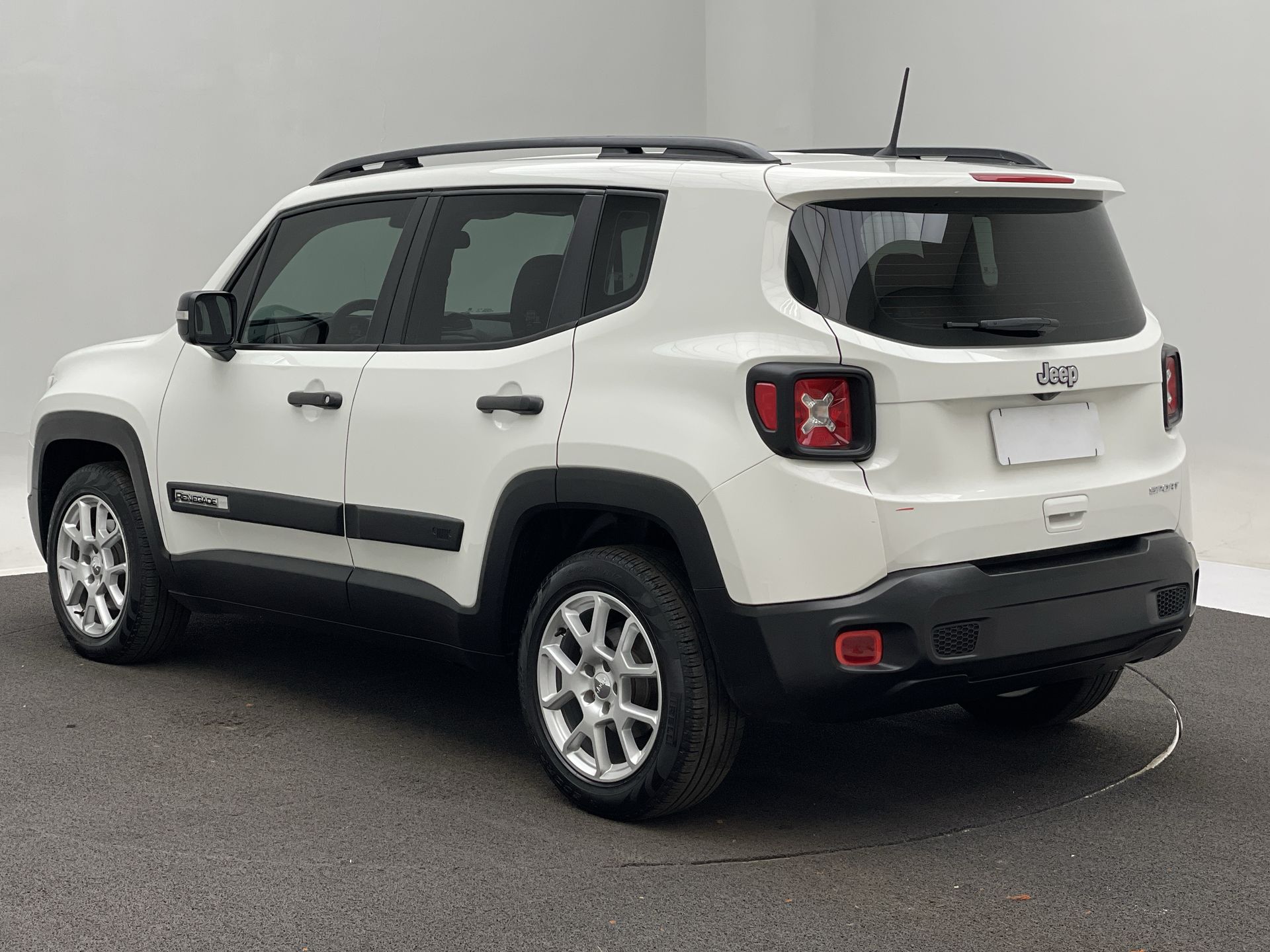 Renegade Sport 1.8 4x2 Flex 16V Aut.
