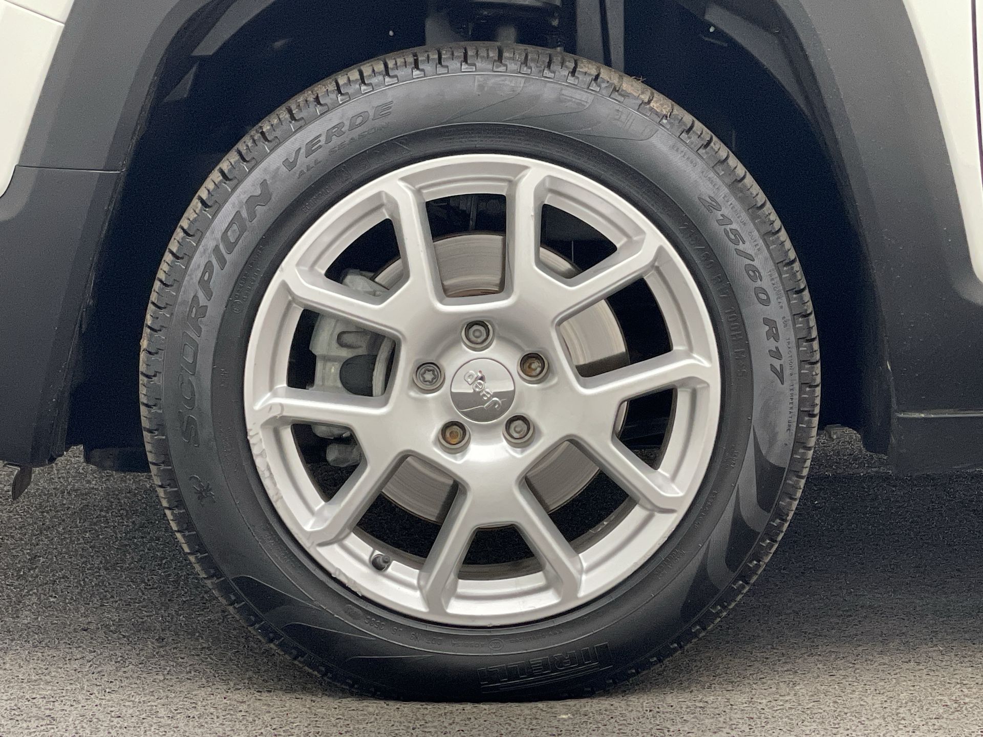 Renegade Sport 1.8 4x2 Flex 16V Aut.