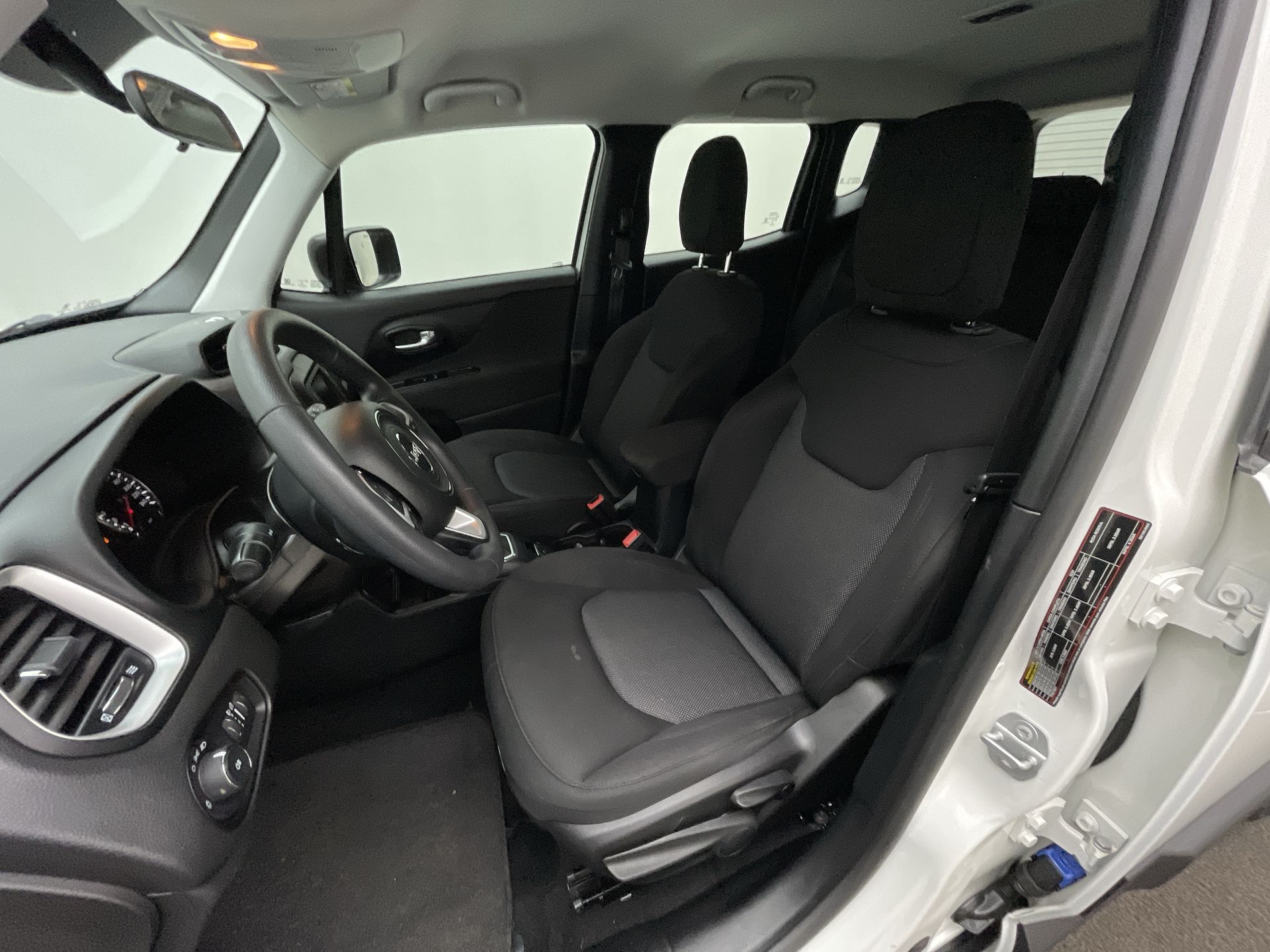 Jeep-RENEGADE-Renegade Sport 1.8 4x2 Flex 16V Aut.