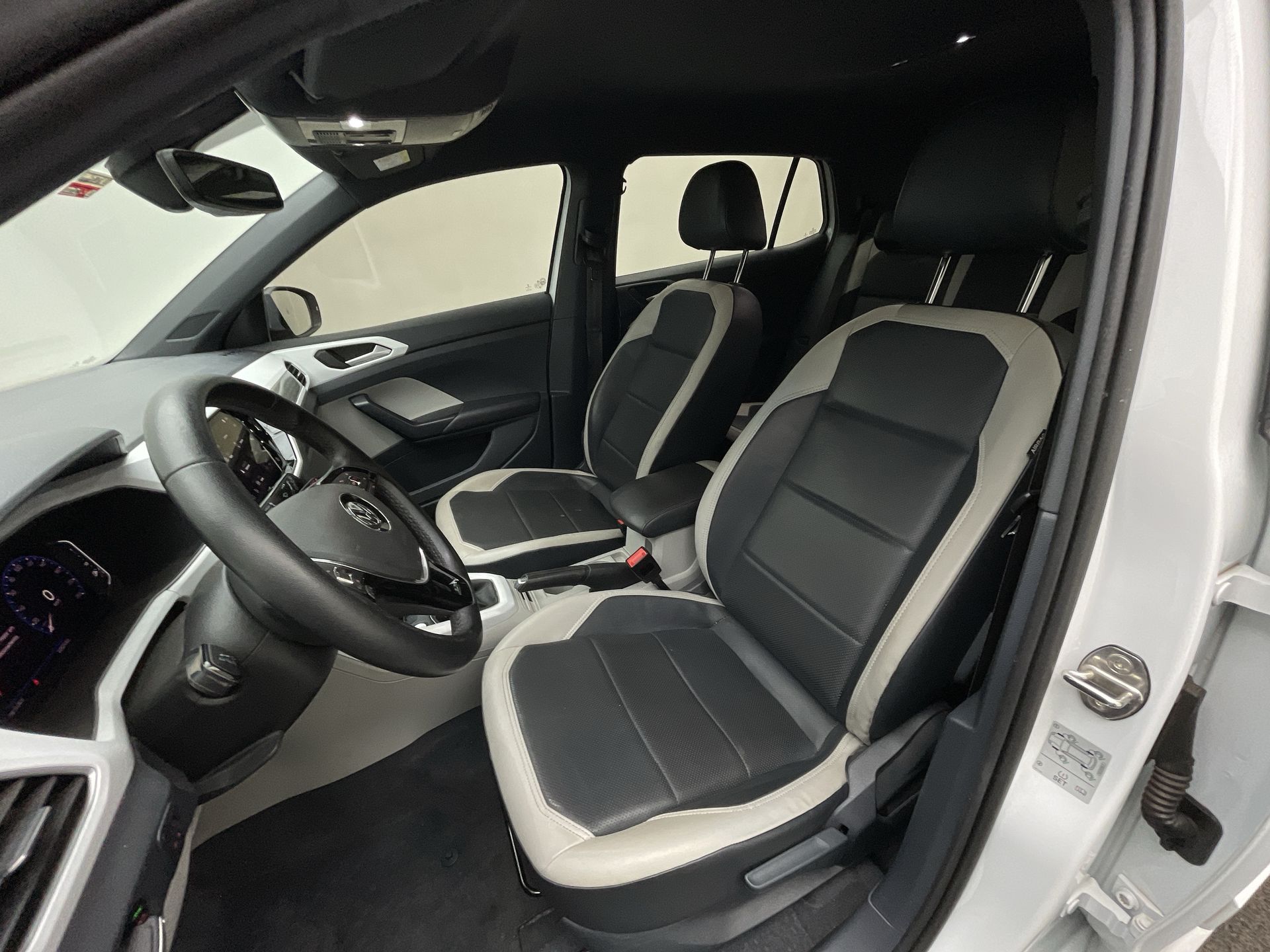 VW - Volkswagen-T-Cross-T-Cross Hig. 250 TSI 1.4 Flex 16V 5p Aut