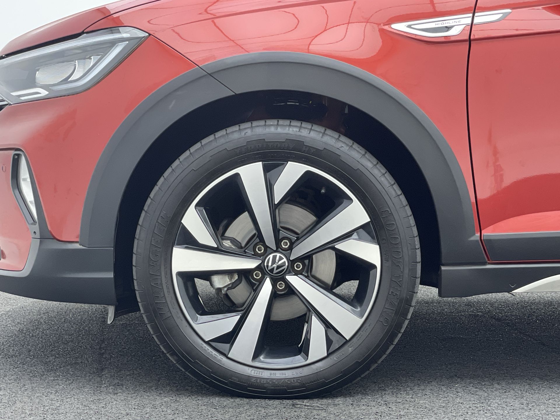 Nivus Highline 1.0 200 TSI Flex Aut.