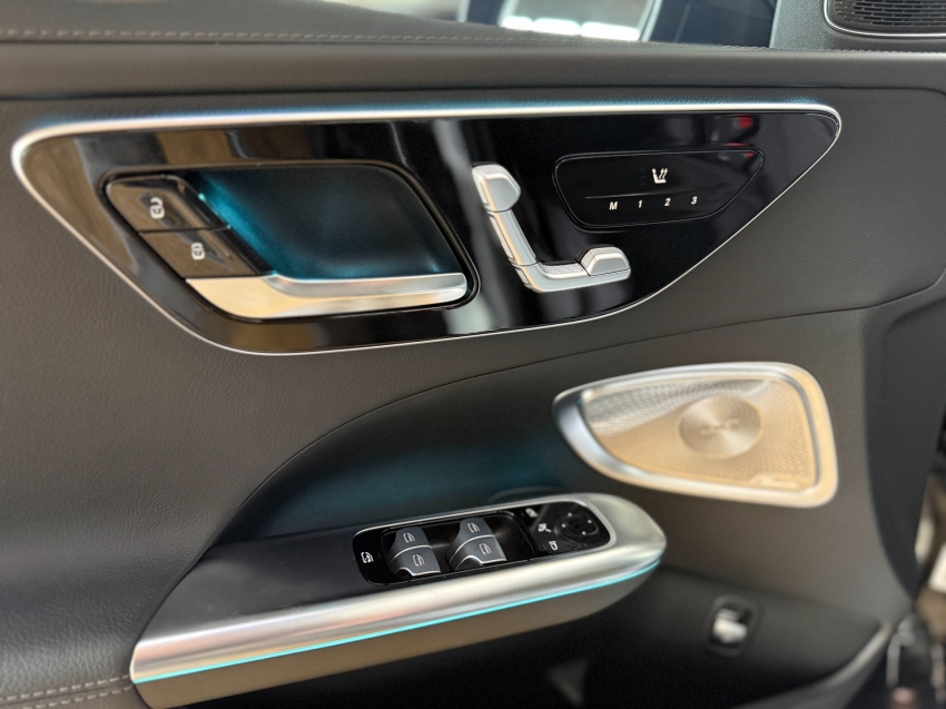 Mercedes-Benz-C 300-2.0 EQ BOOST HÍBRIDO AMG LINE 9G-TRONIC