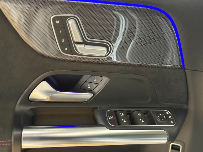 Mercedes-Benz-GLA 200-1.3 GCI GASOLINA AMG LINE 7G-DCT