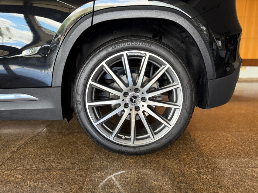 Mercedes-Benz-GLA 200-1.3 GCI GASOLINA AMG LINE 7G-DCT