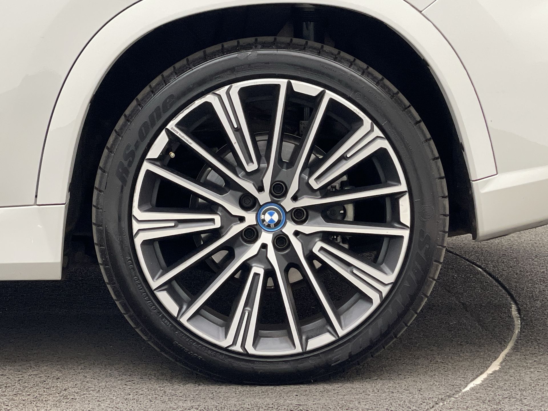 iX 1 xDrive 30 M Sport (Elétrico)