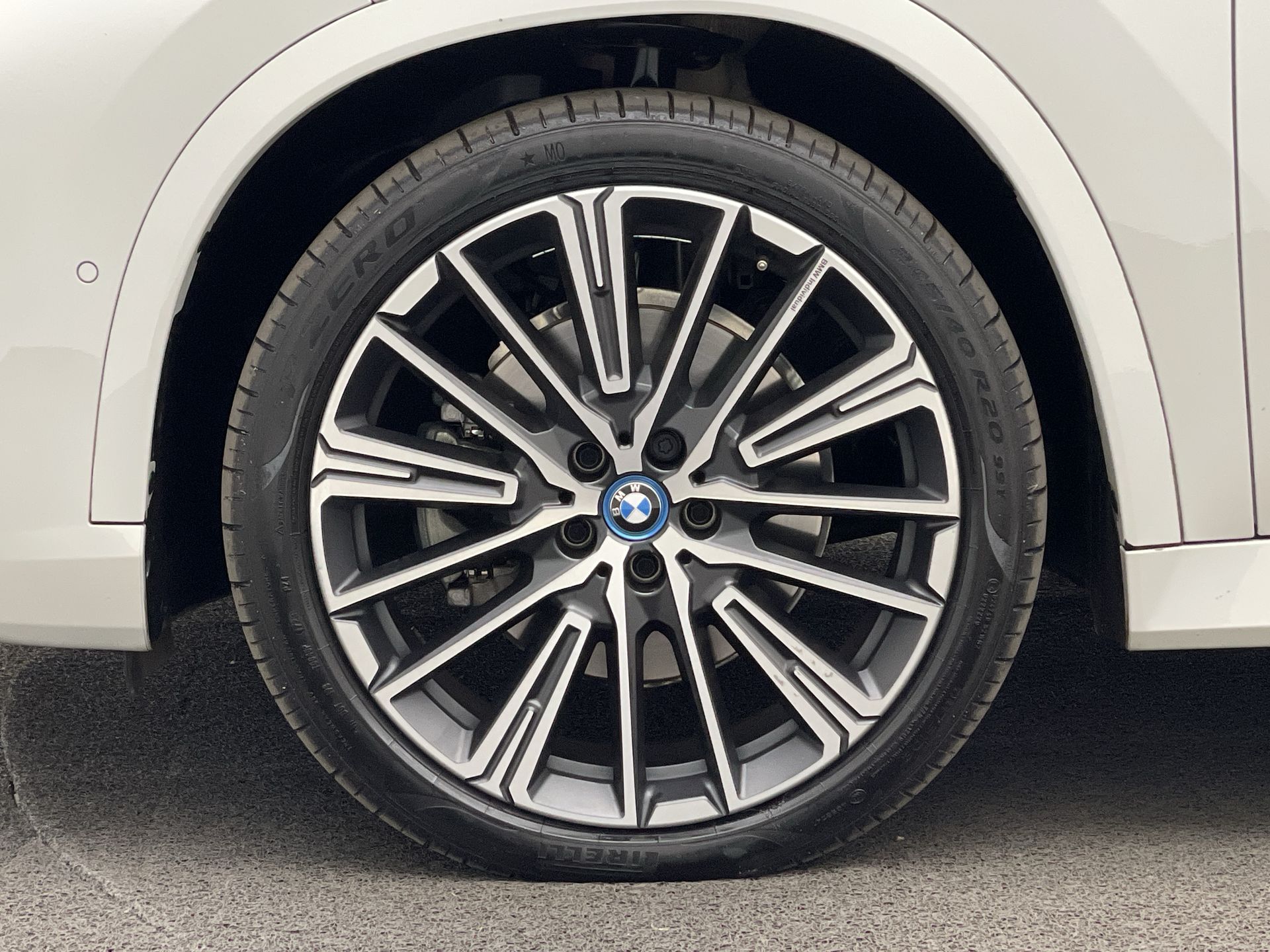 iX 1 xDrive 30 M Sport (Elétrico)