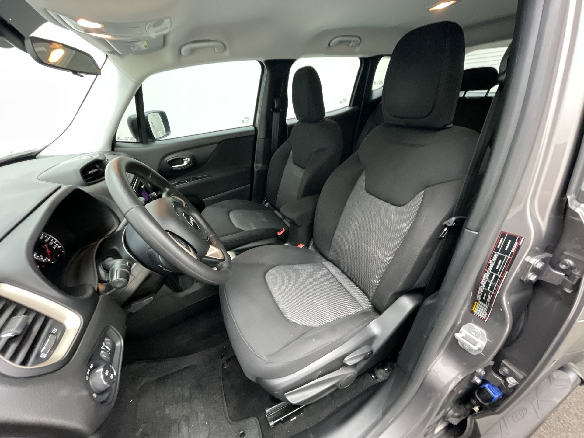 Renegade Sport 1.8 4x2 Flex 16V Aut.