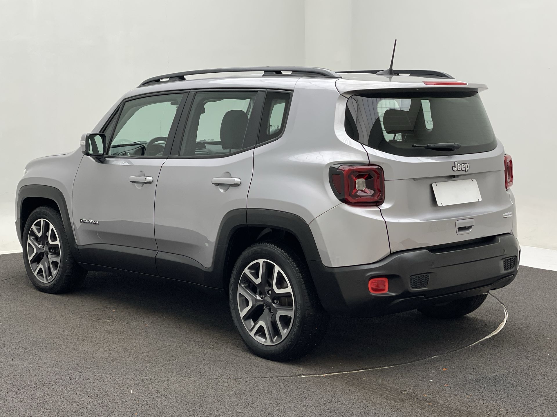 Renegade Longitude 1.8 4x2 Flex 16V Aut.