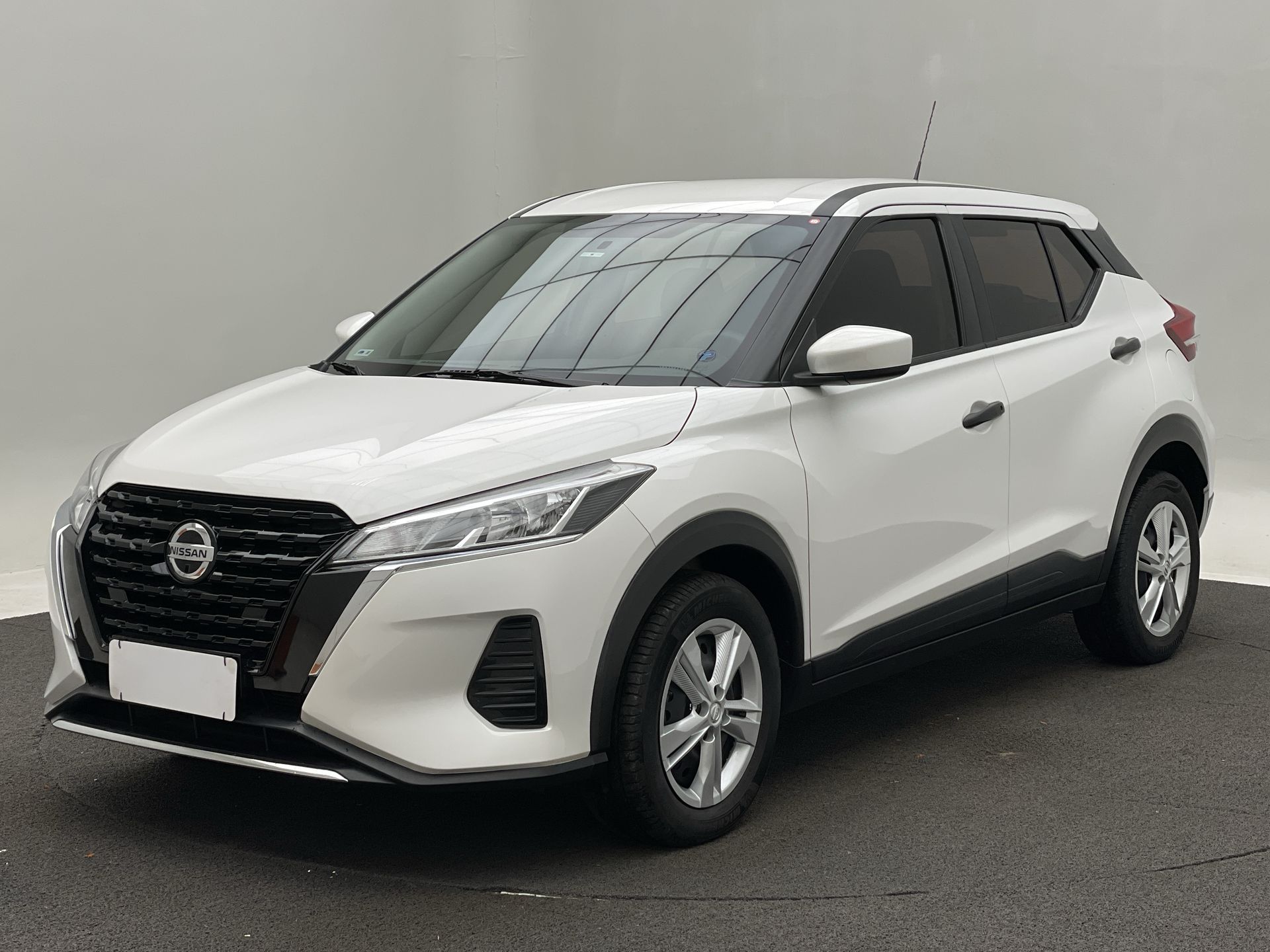 KICKS Active 1.6 16V Flex Aut.