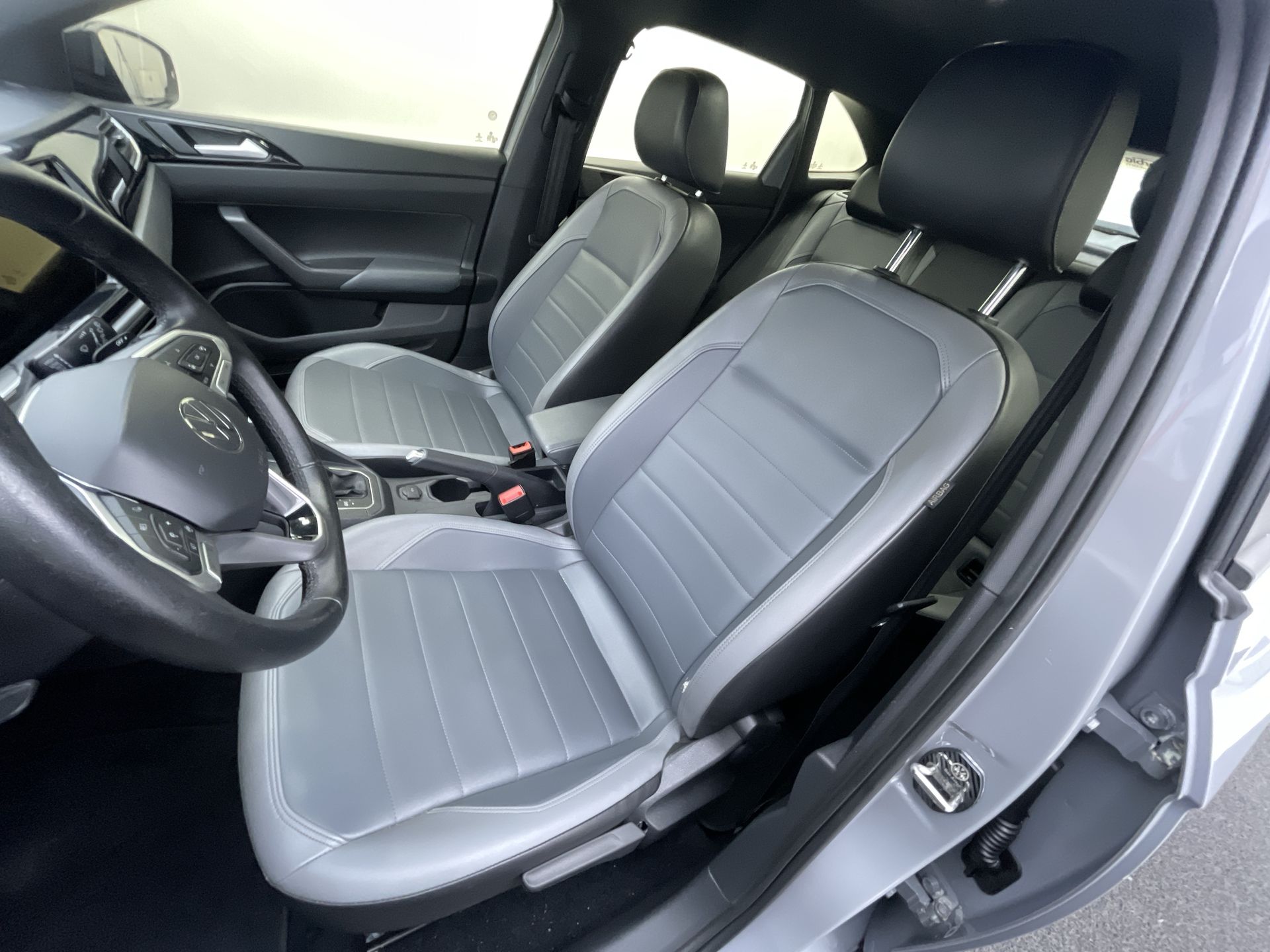 Nivus Highline 1.0 200 TSI Flex Aut.