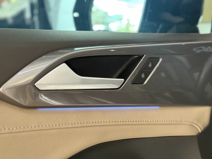 VW - Volkswagen-TAOS-1.4 250 TSI TOTAL FLEX HIGHLINE AUTOMÁTICO