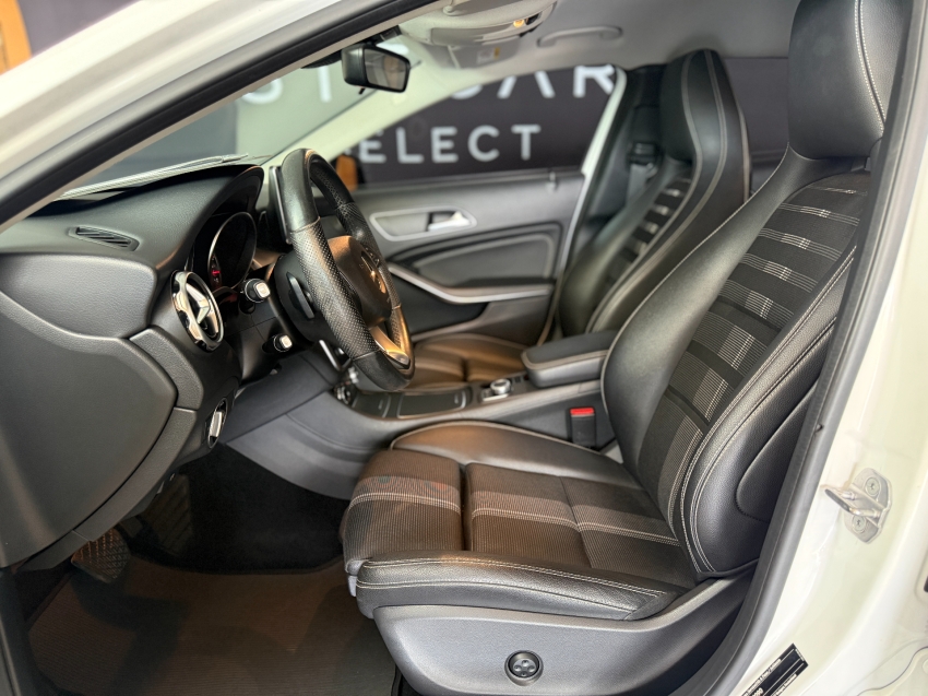 Mercedes-Benz-GLA 200-1.6 CGI FLEX NIGHT 7G-DCT