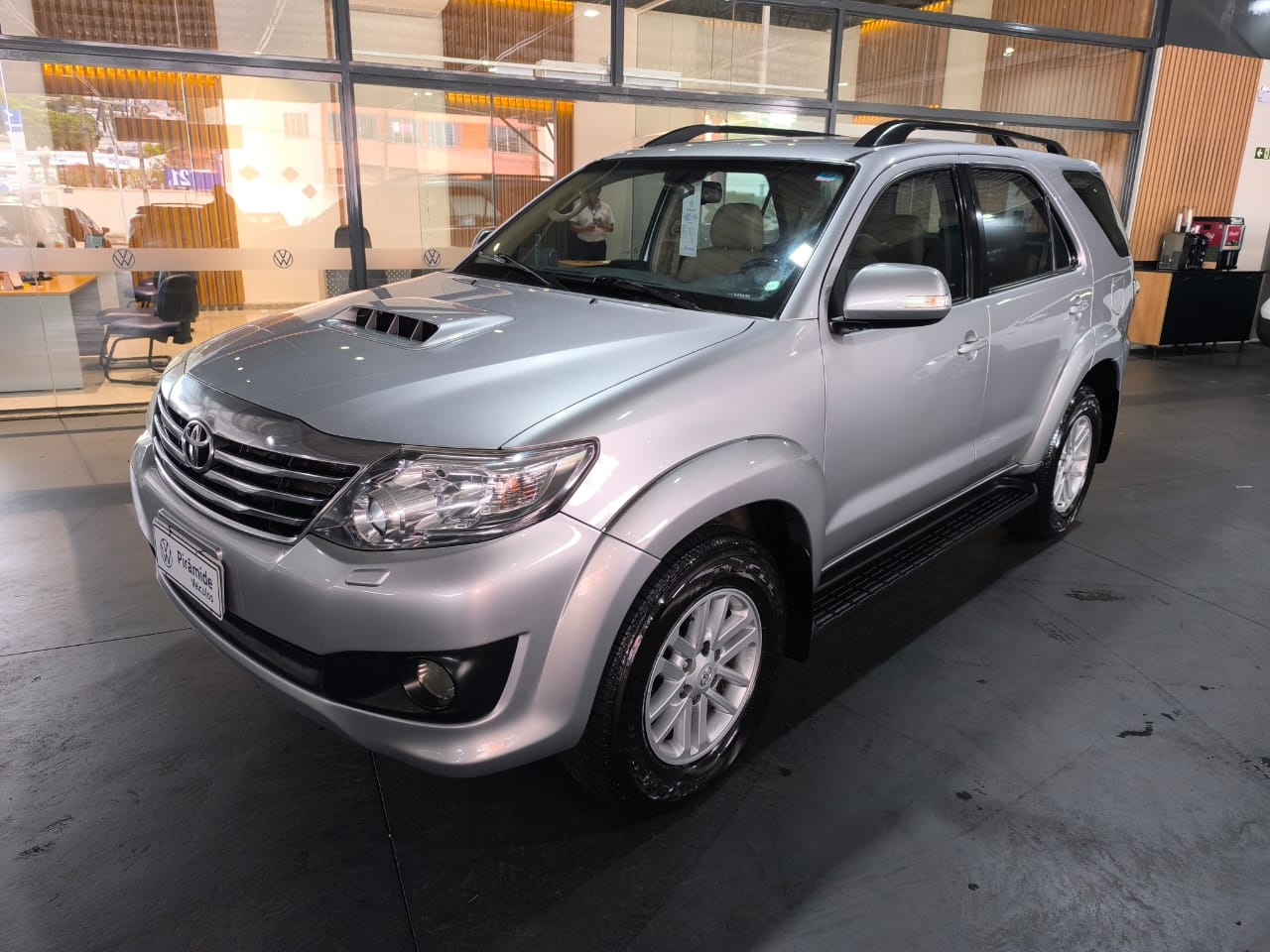 Hilux SW4 SRV D4-D 4x4 3.0 TDI Dies. Aut