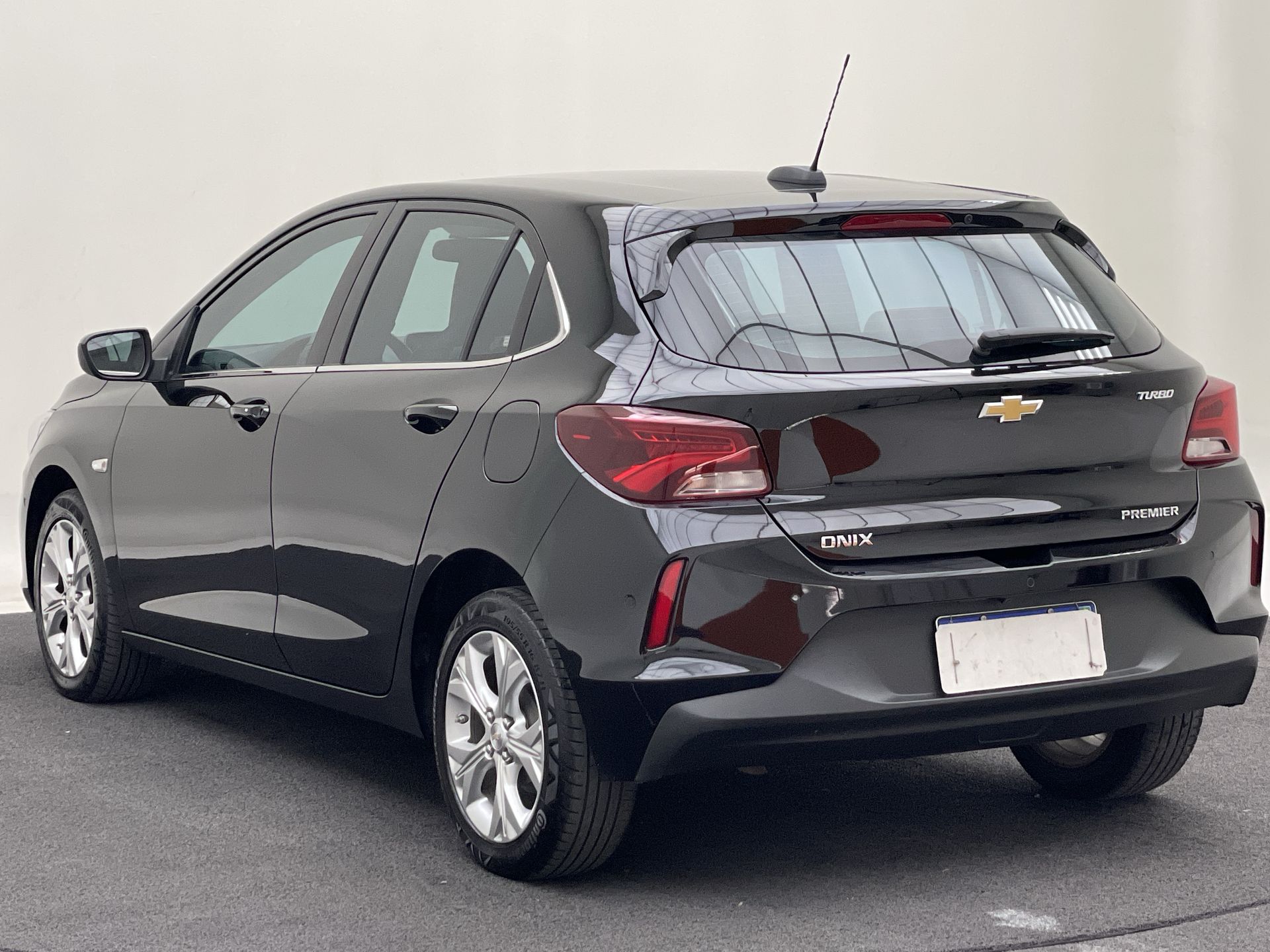 ONIX HATCH PREM. 1.0 12V TB Flex 5p Aut.