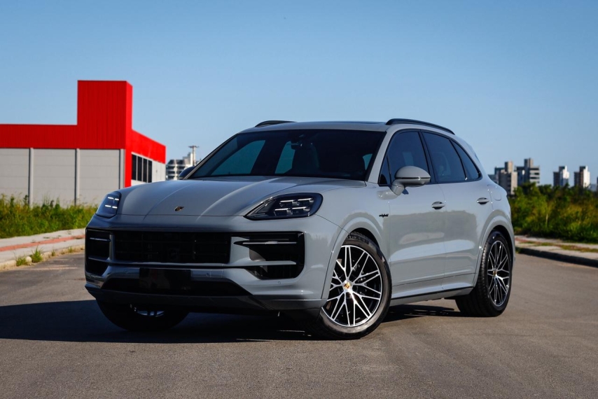 3.0 V6 E-HYBRID AWD TIPTRONIC S