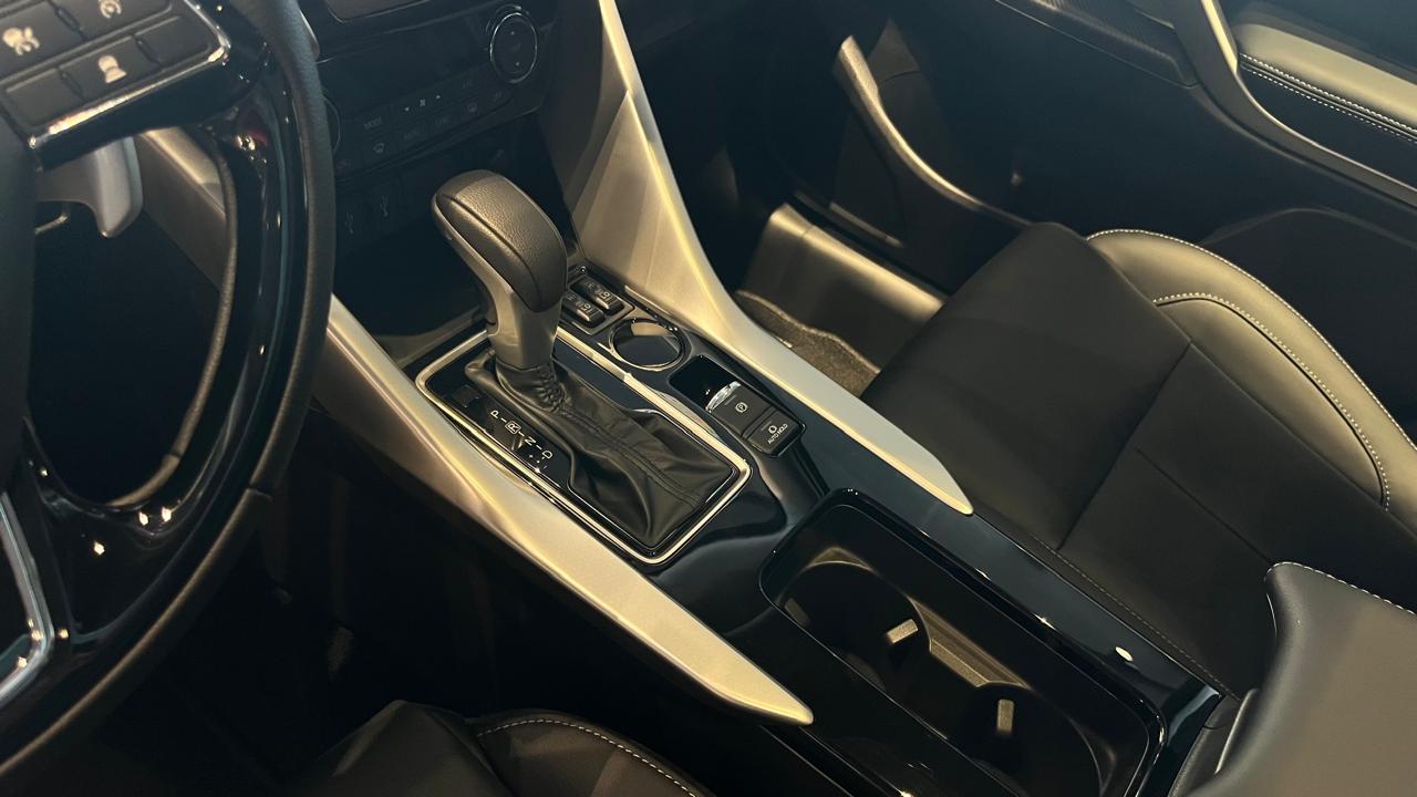 Mitsubishi-ECLIPSE CROSS-Eclipse Cross HPE-S 1.5 AWC 165cv Aut.