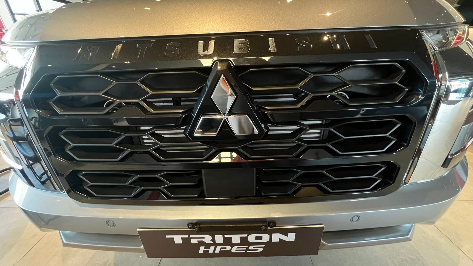 Mitsubishi-Triton-Triton HPE-S 2.4 CD 4x4 TB Diesel Aut.