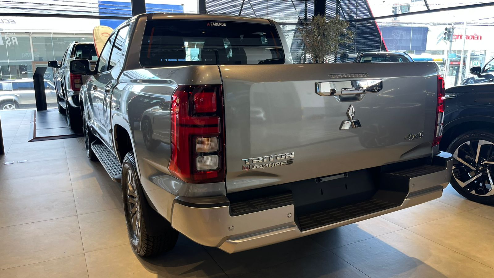 Mitsubishi-Triton-Triton HPE-S 2.4 CD 4x4 TB Diesel Aut.