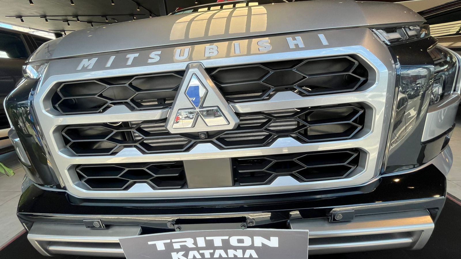 Mitsubishi-Triton-Triton Katana 2.4 CD 4x4 TB Diesel Aut.