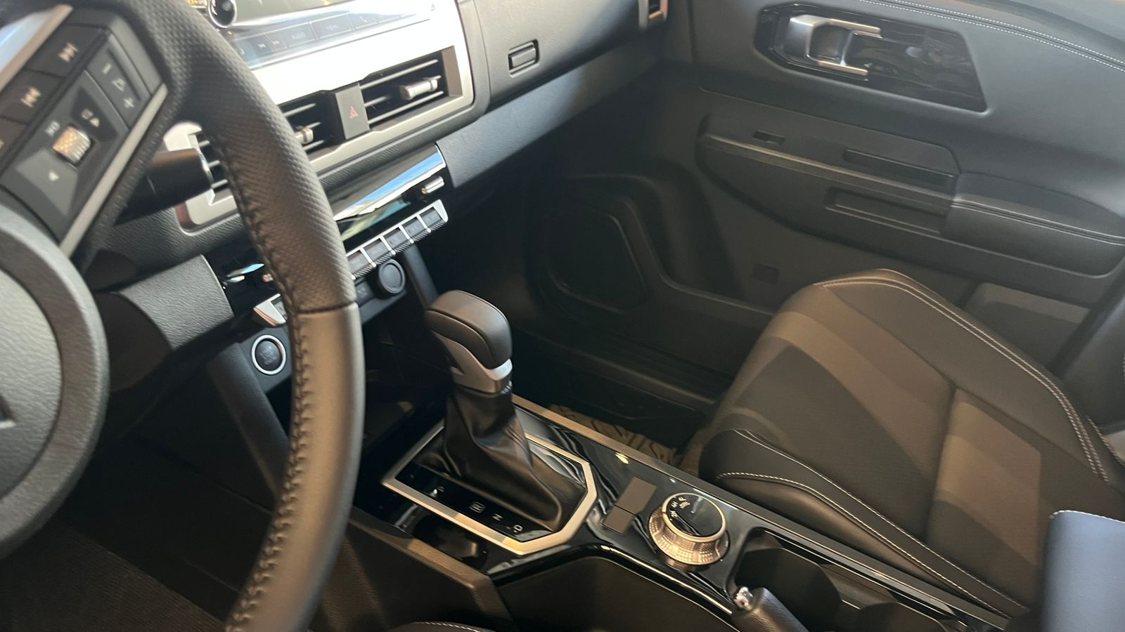 Mitsubishi-Triton-Triton HPE 2.4 CD 4x4 TB Diesel Aut.