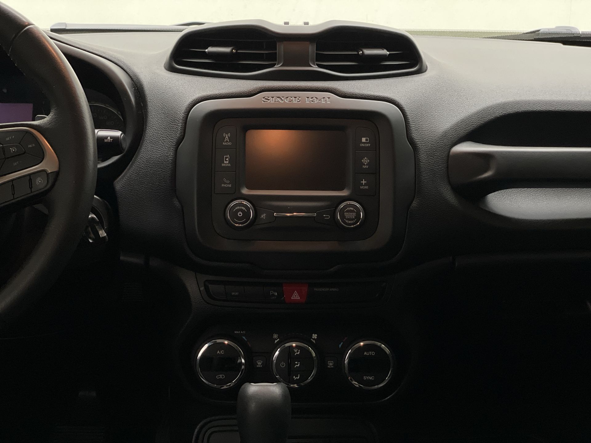 Renegade Longitude 1.8 4x2 Flex 16V Aut.