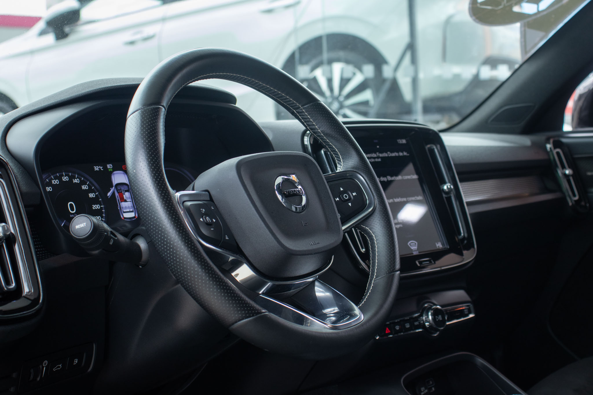 Volvo-XC 40-XC 40 T-5 HÍBRIDO R-DESIGN 1.5 262CV FWD