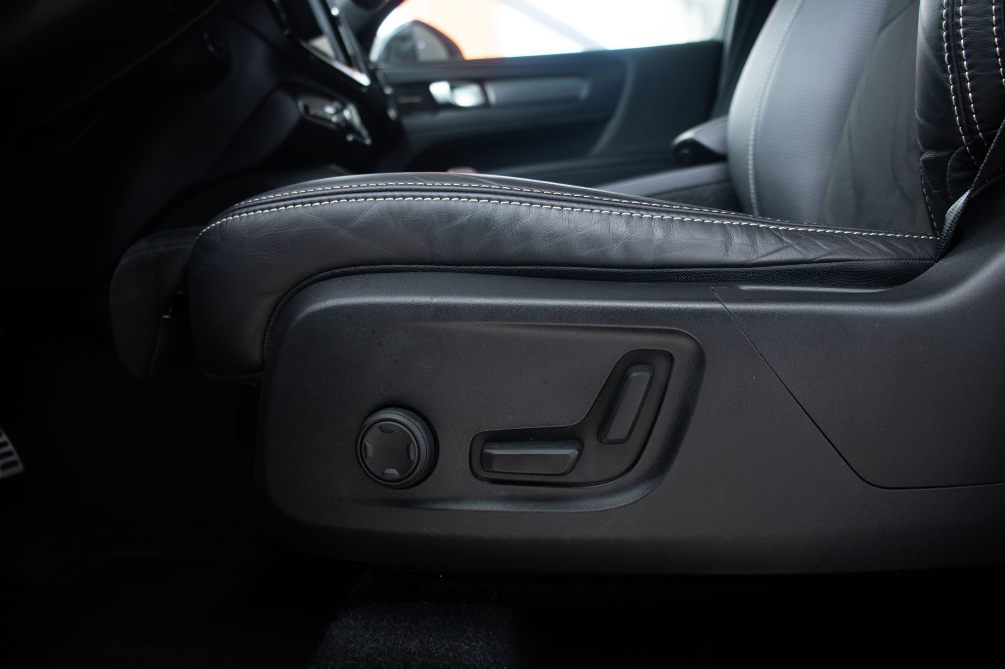 Volvo-XC 40-XC 40 T-5 HÍBRIDO R-DESIGN 1.5 262CV FWD