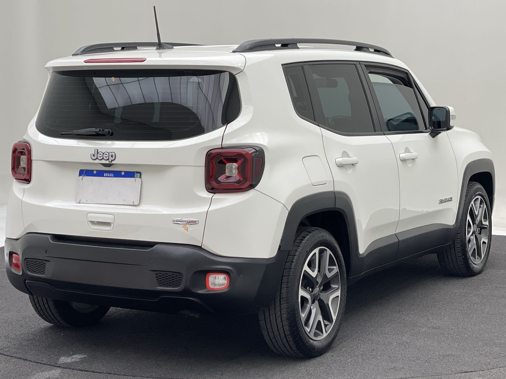 Renegade Longitude 1.8 4x2 Flex 16V Aut.