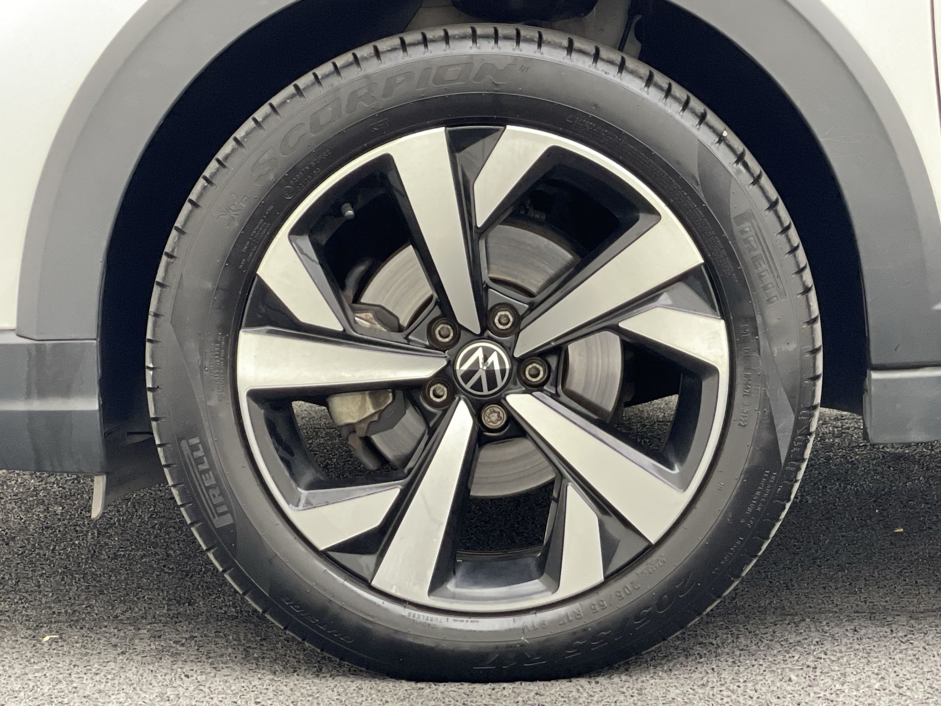 Nivus Highline 1.0 200 TSI Flex Aut.