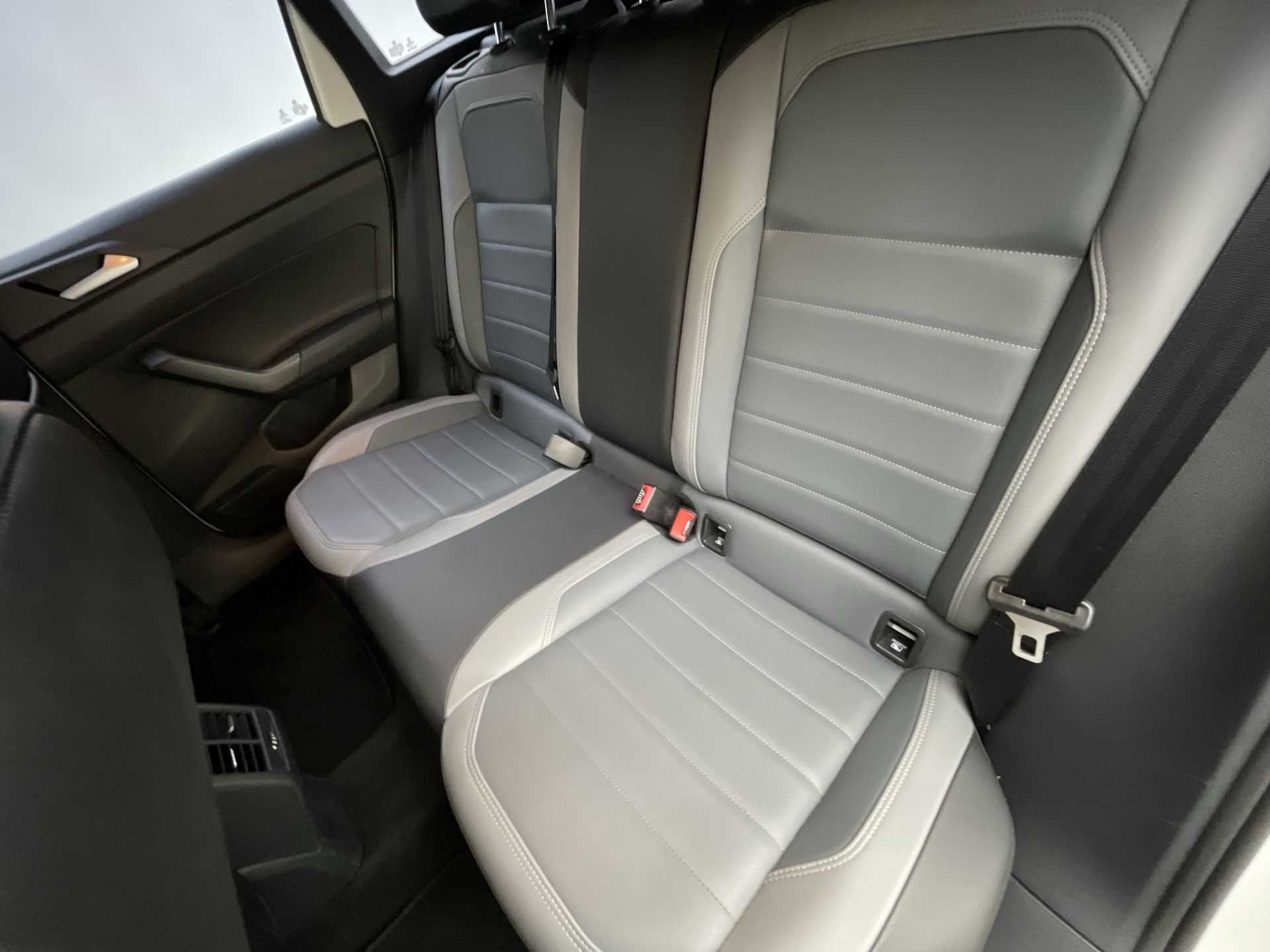 Nivus Highline 1.0 200 TSI Flex Aut.